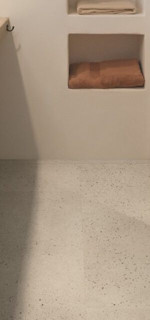 Вінілова підлога Quick Step ORO AVSTU40136 Мармур карарський білий