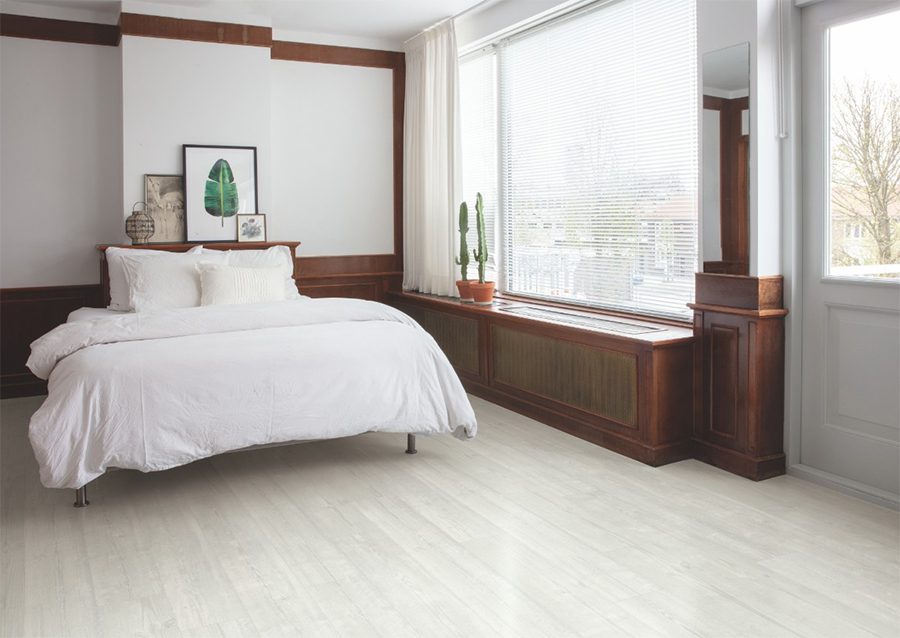 Вінілова підлога Quick Step Bloom AVMPU40204 Сосна світло-сіра